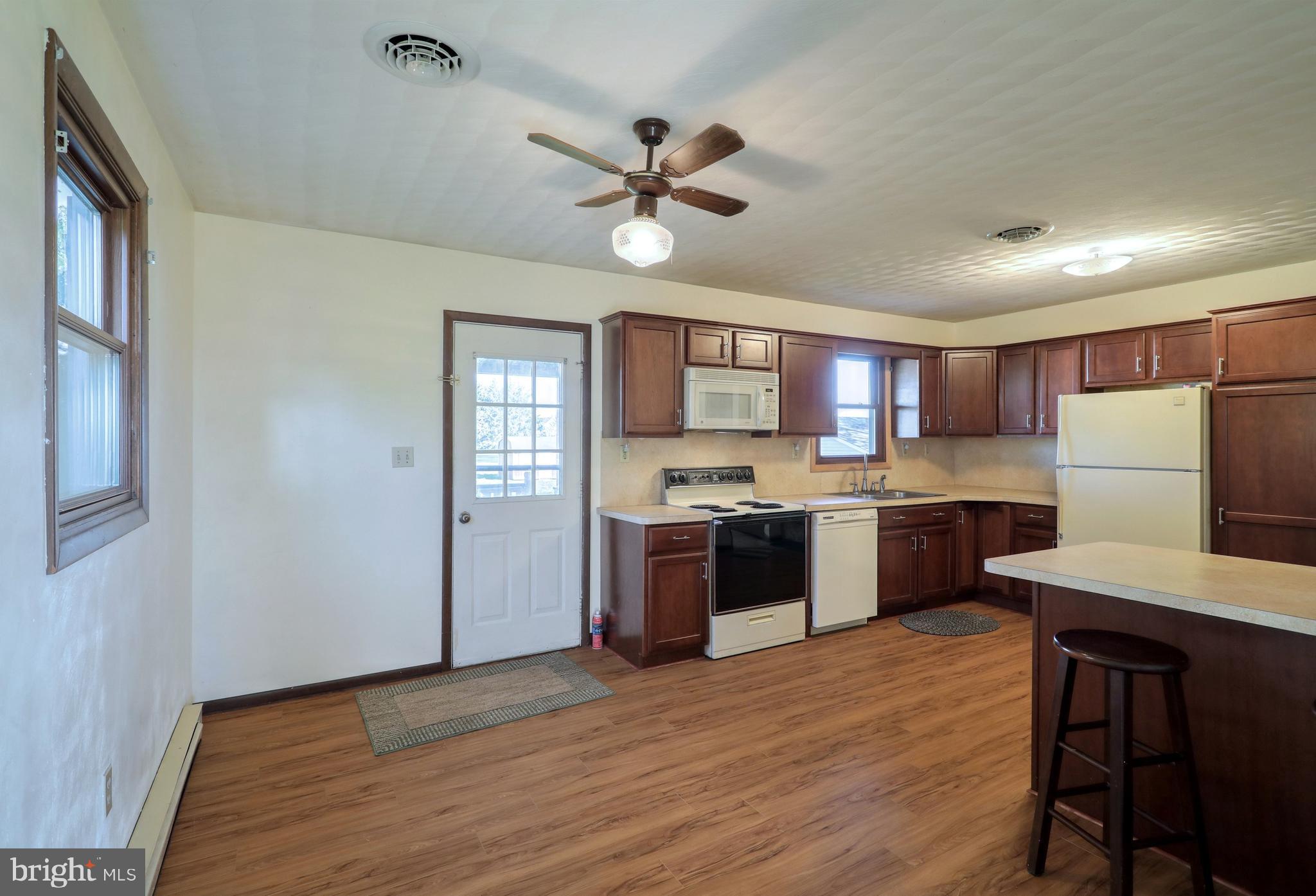 527 Teeter Road Littlestown, PA 17340 - Photo 7 of 54