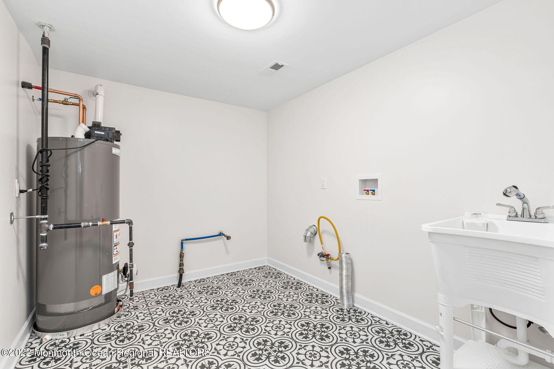 140 Pension Road Manalapan, NJ 07726 - Photo 28 of 34 017-1920x1280-photo