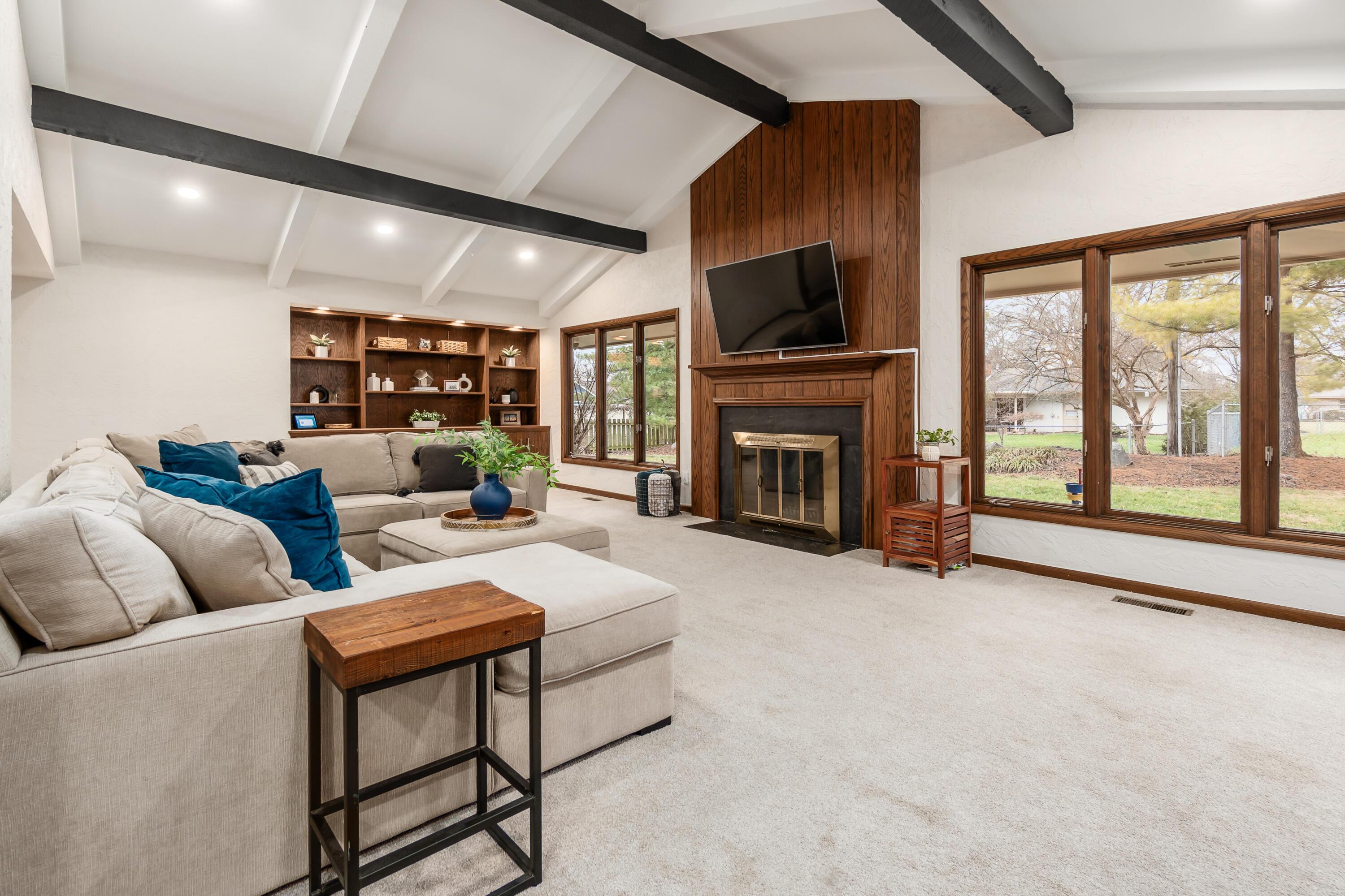 3769 Mountview Road Columbus, OH 43220 - Photo 17 of 51 Family Room