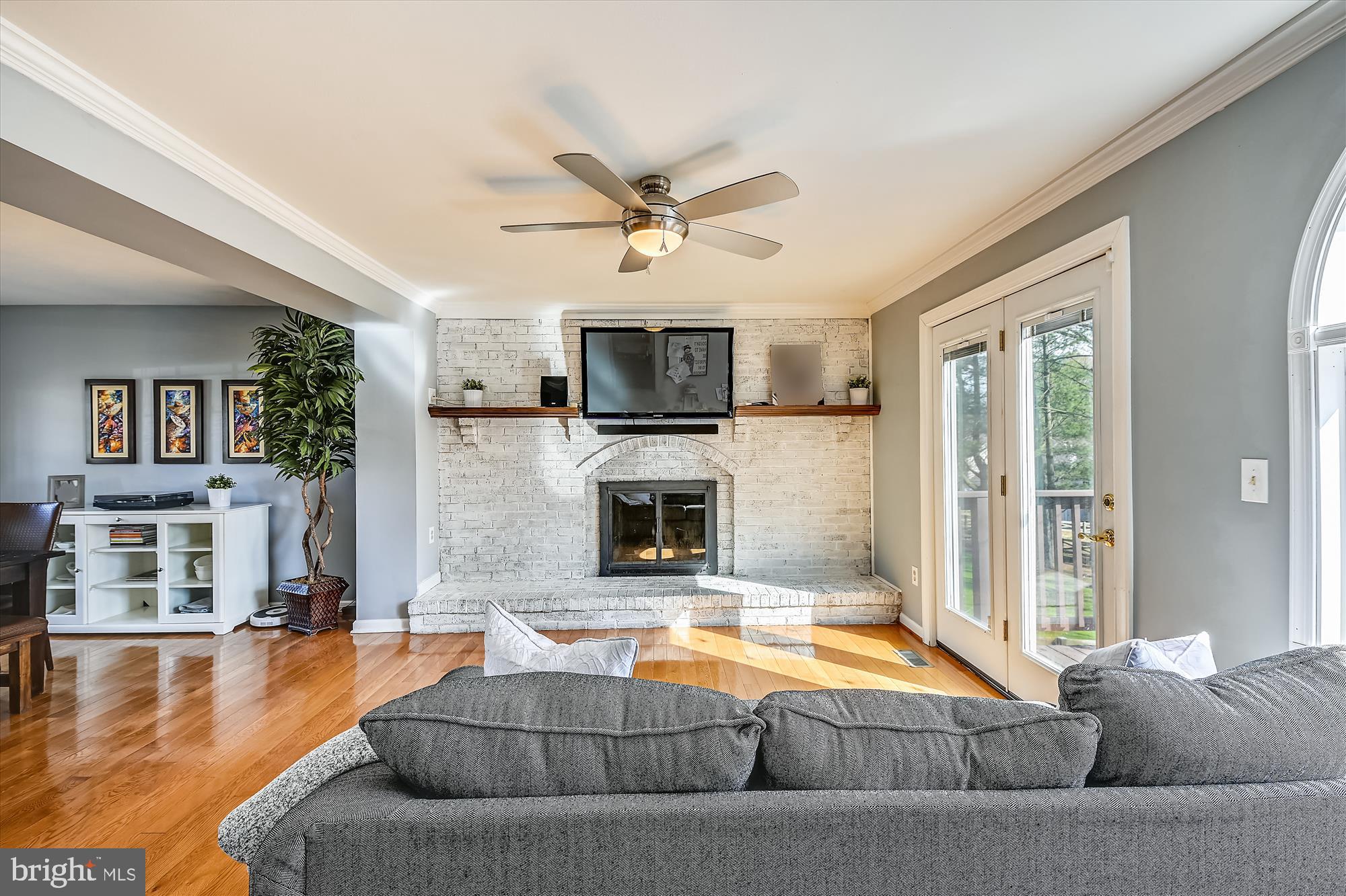 810 Pointer Ridge Drive Gaithersburg, MD 20878 - Photo 6 of 52 Family Room