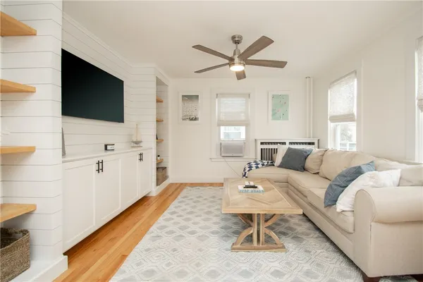 $3,200 | 33 Slocum Street, Newport, RI 02840