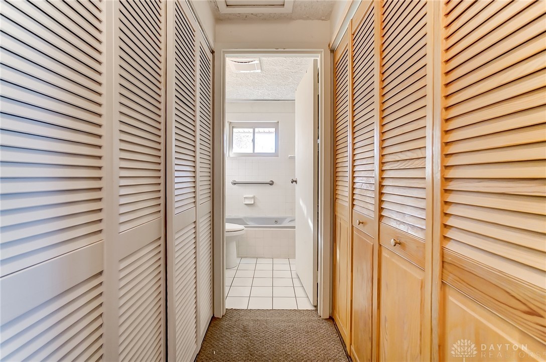 1832 West Stroop Road Dayton, OH 45439 - Photo 17 of 27 Gallery Image 17