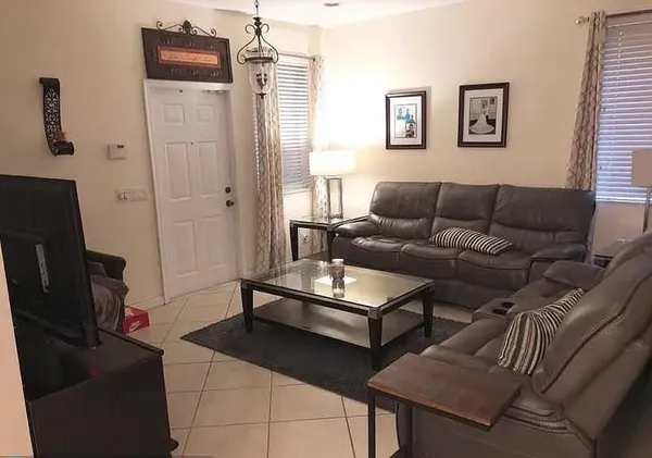 $4,500 | 584 Conservation Drive, Weston, FL 33327