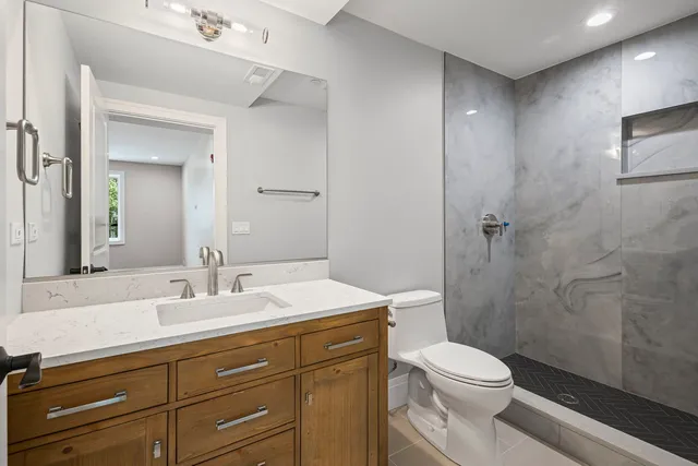 $4,000 | 1036 Lake Street, Unit 3N, Oak Park, IL 60301