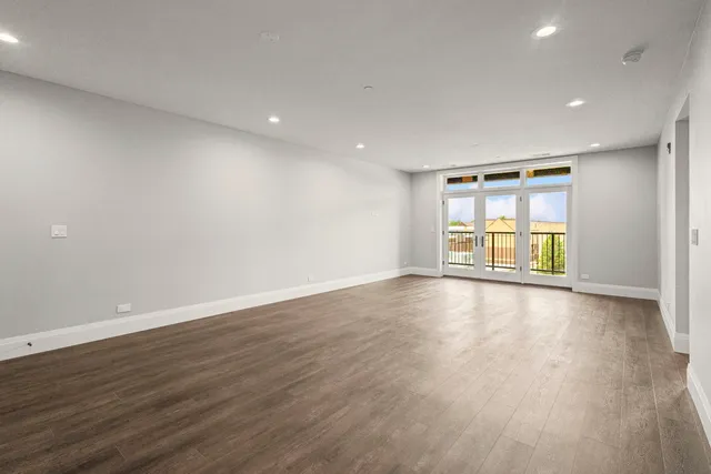 $4,000 | 1036 Lake Street, Unit 3N, Oak Park, IL 60301