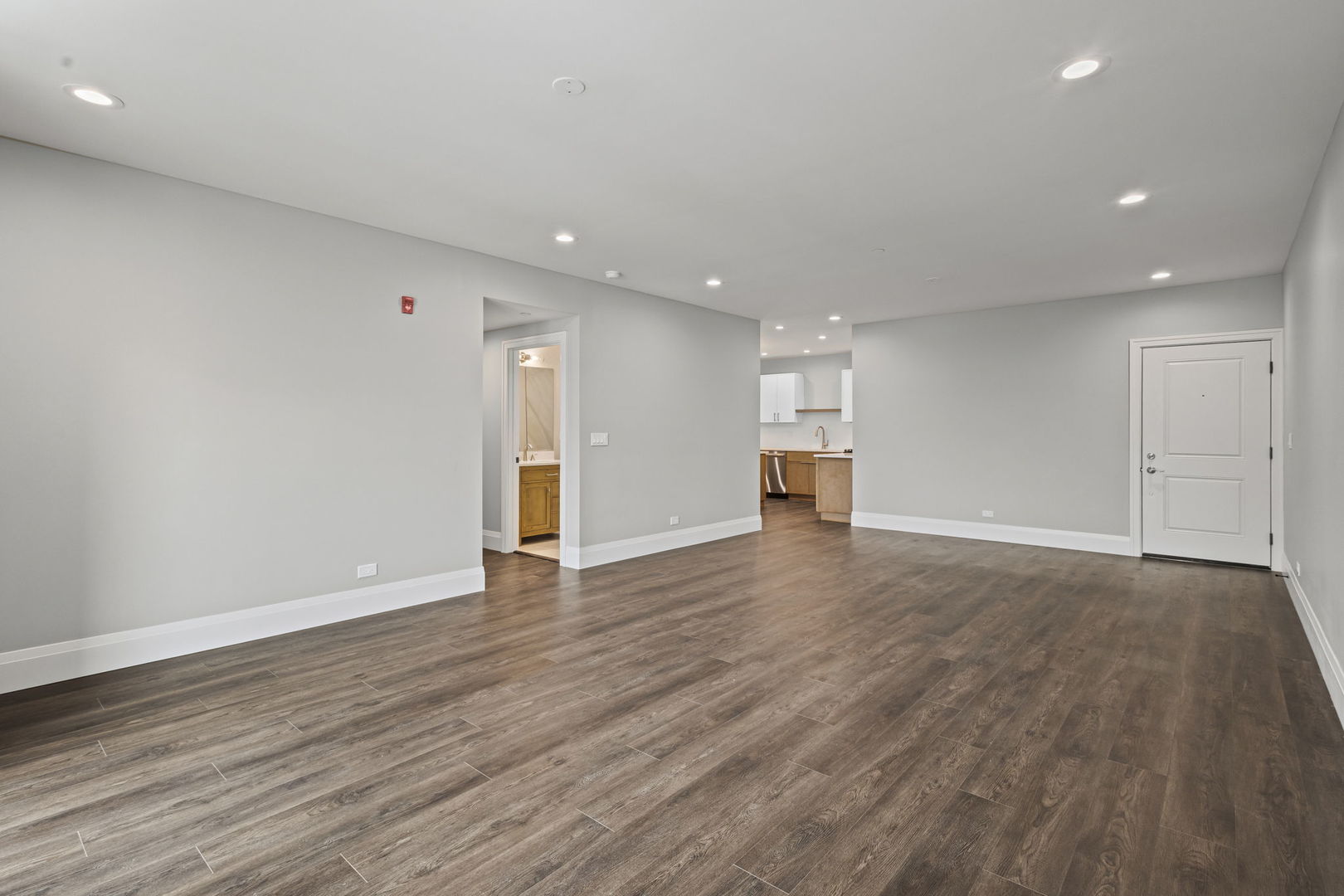 1036 Lake Street, Unit 3N Oak Park, IL 60301 - Photo 7 of 24 a view of empty room with wooden floor
