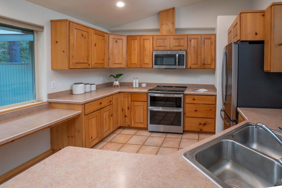 16916 Pony Express Way Bend, OR 97707 - Photo 9 of 26 009