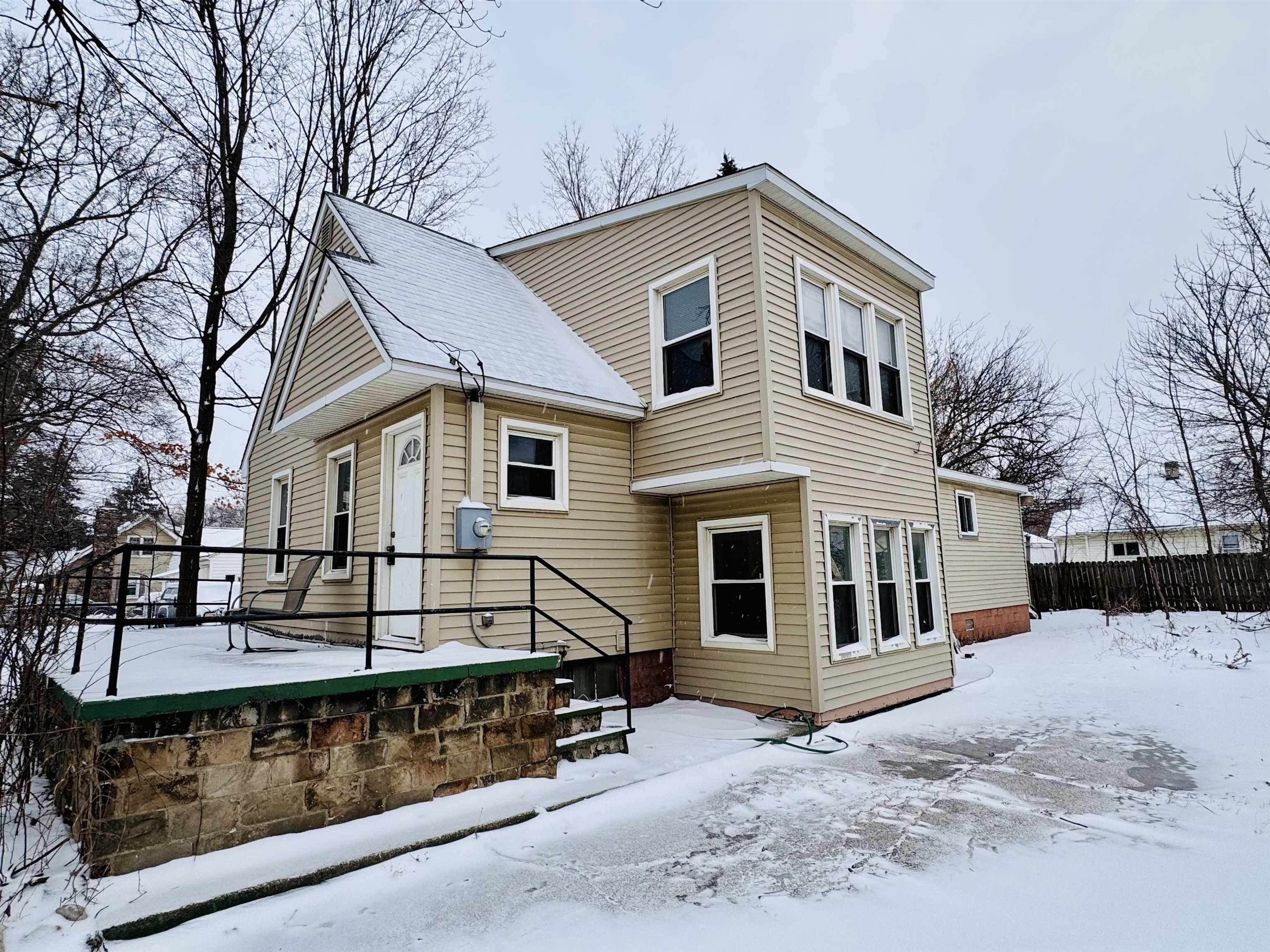 3632 Western Road Flint, MI 48506 - Photo 1 of 12 50165112-77fe554f-9cd0-4303-b2f0-ce4d53264c00.JPG