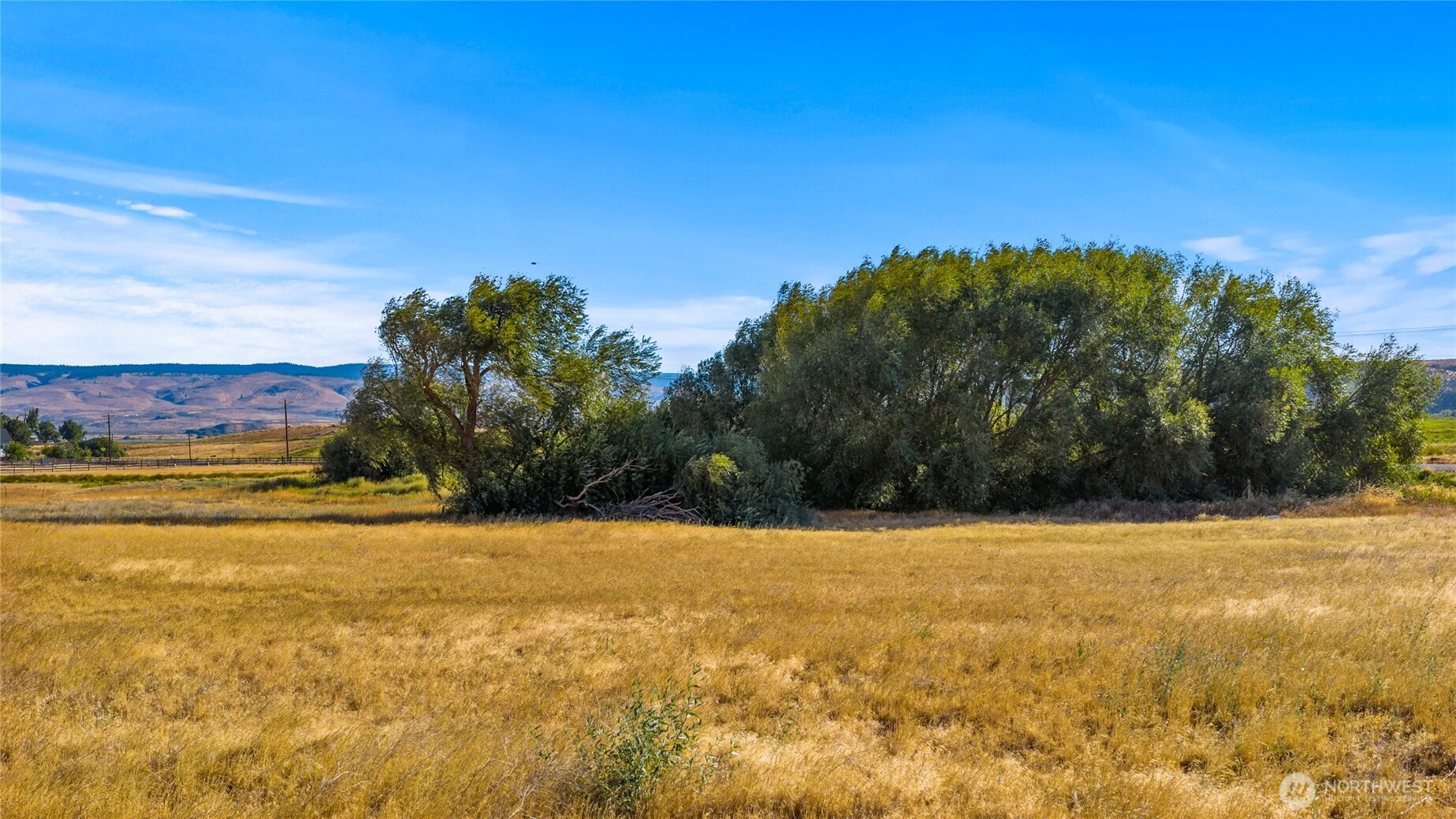 793 X Reecer Creek Road Ellensburg, WA 98926 - Photo 25 of 36 a view of an ocean with a nearby beach
