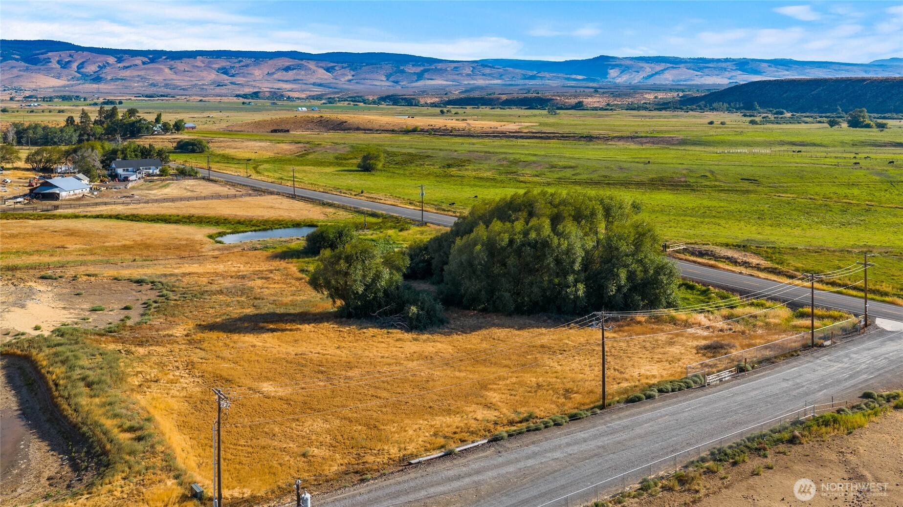 793 X Reecer Creek Road Ellensburg, WA 98926 - Photo 27 of 36 a view of an ocean and a mountain
