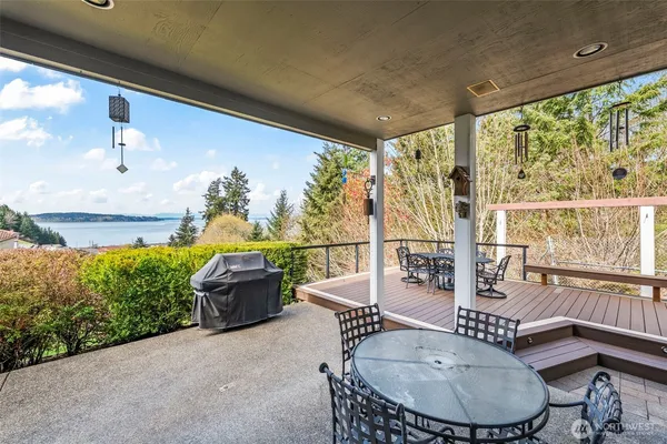 $1,200,000 | 2839 Chambers Bay Drive, Steilacoom, WA 98388