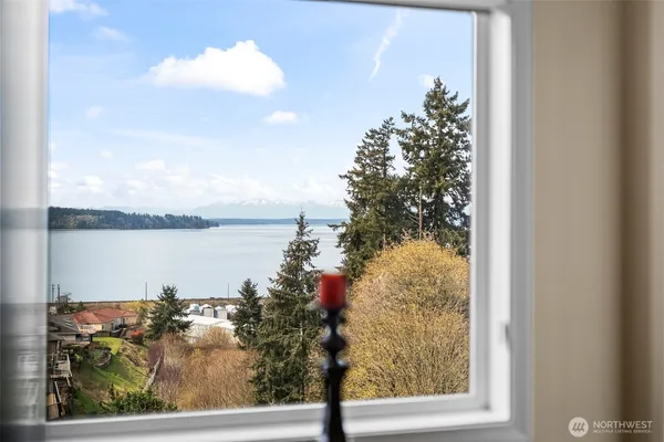 $1,200,000 | 2839 Chambers Bay Drive, Steilacoom, WA 98388