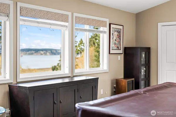 $1,200,000 | 2839 Chambers Bay Drive, Steilacoom, WA 98388