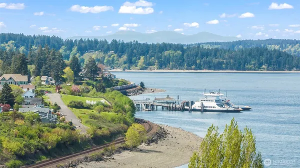 $1,200,000 | 2839 Chambers Bay Drive, Steilacoom, WA 98388