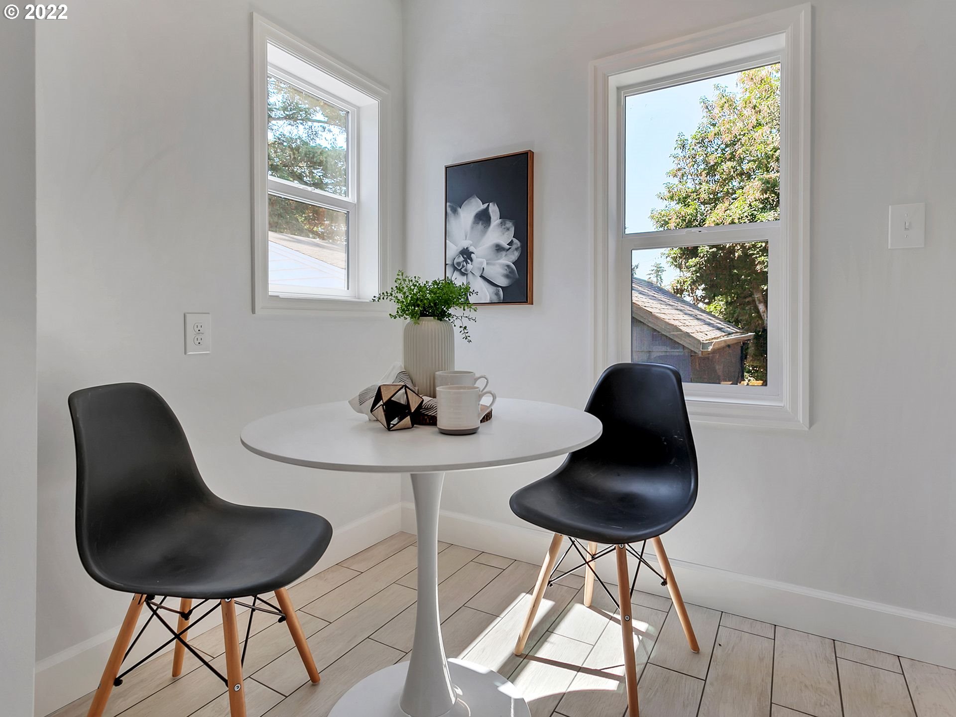 7925 Southwest 10th Avenue Portland, OR 97219 - Photo 16 of 32 Gallery Image 16