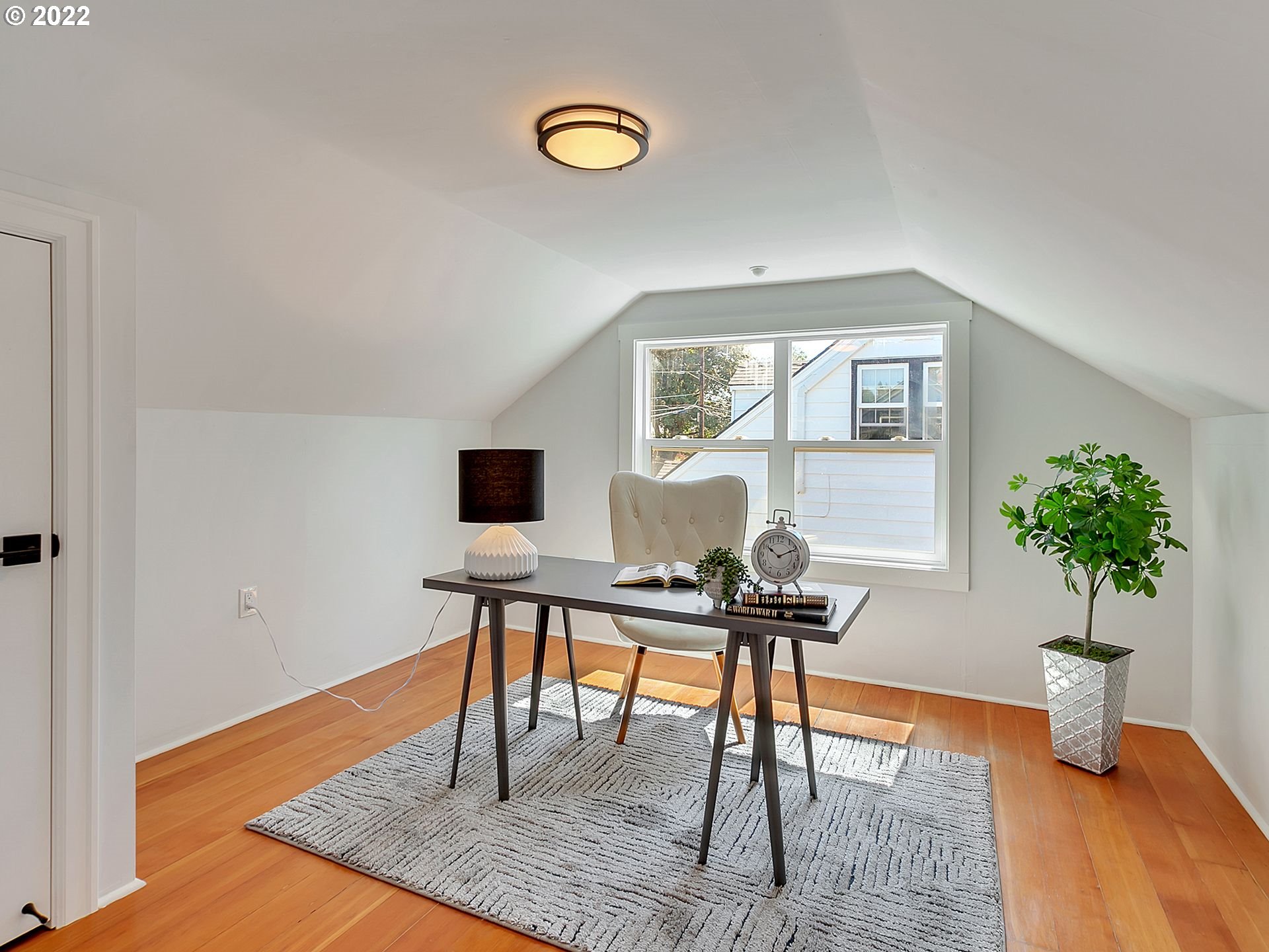 7925 Southwest 10th Avenue Portland, OR 97219 - Photo 23 of 32 Gallery Image 23