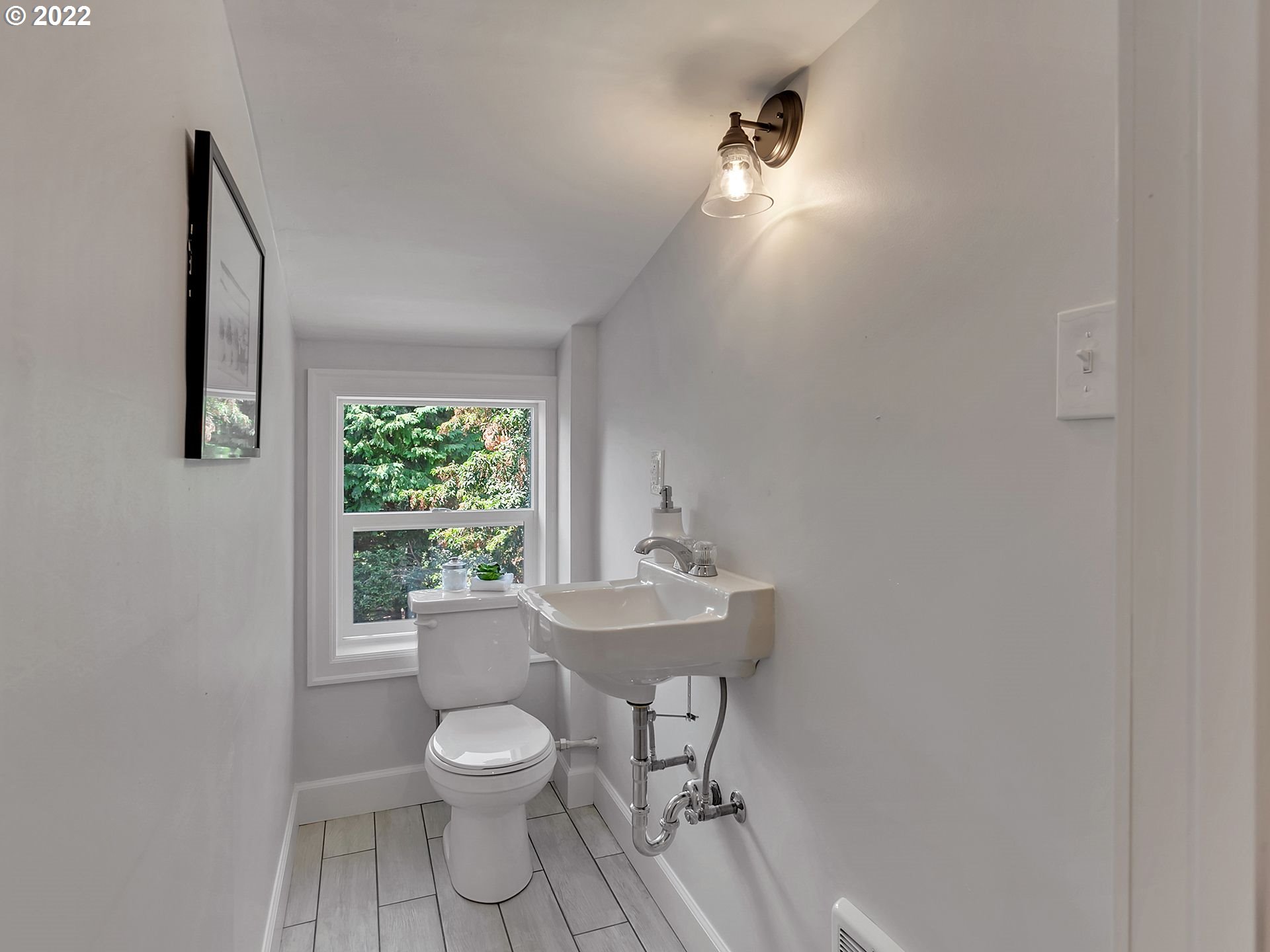 7925 Southwest 10th Avenue Portland, OR 97219 - Photo 27 of 32 Gallery Image 27