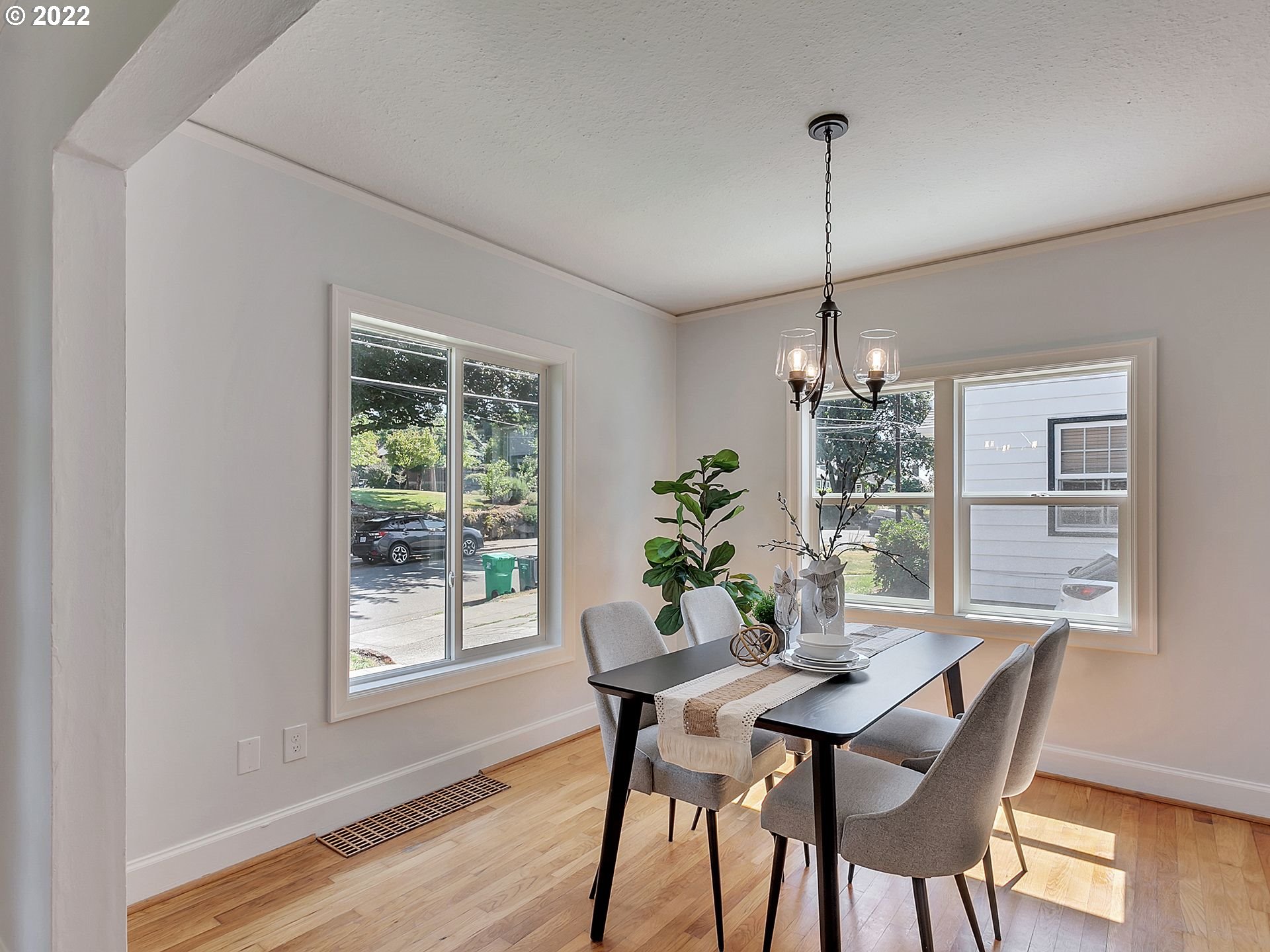 7925 Southwest 10th Avenue Portland, OR 97219 - Photo 10 of 32 Gallery Image 10