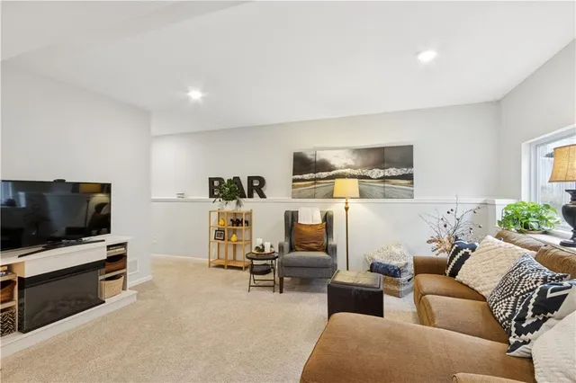 $275,000 | 104 South Mc Gee Street, Tonganoxie, KS 66086