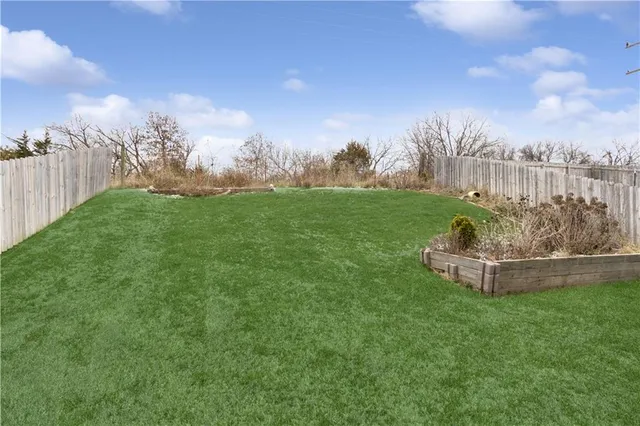 $275,000 | 104 South Mc Gee Street, Tonganoxie, KS 66086