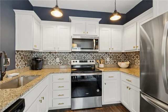 $275,000 | 104 South Mc Gee Street, Tonganoxie, KS 66086