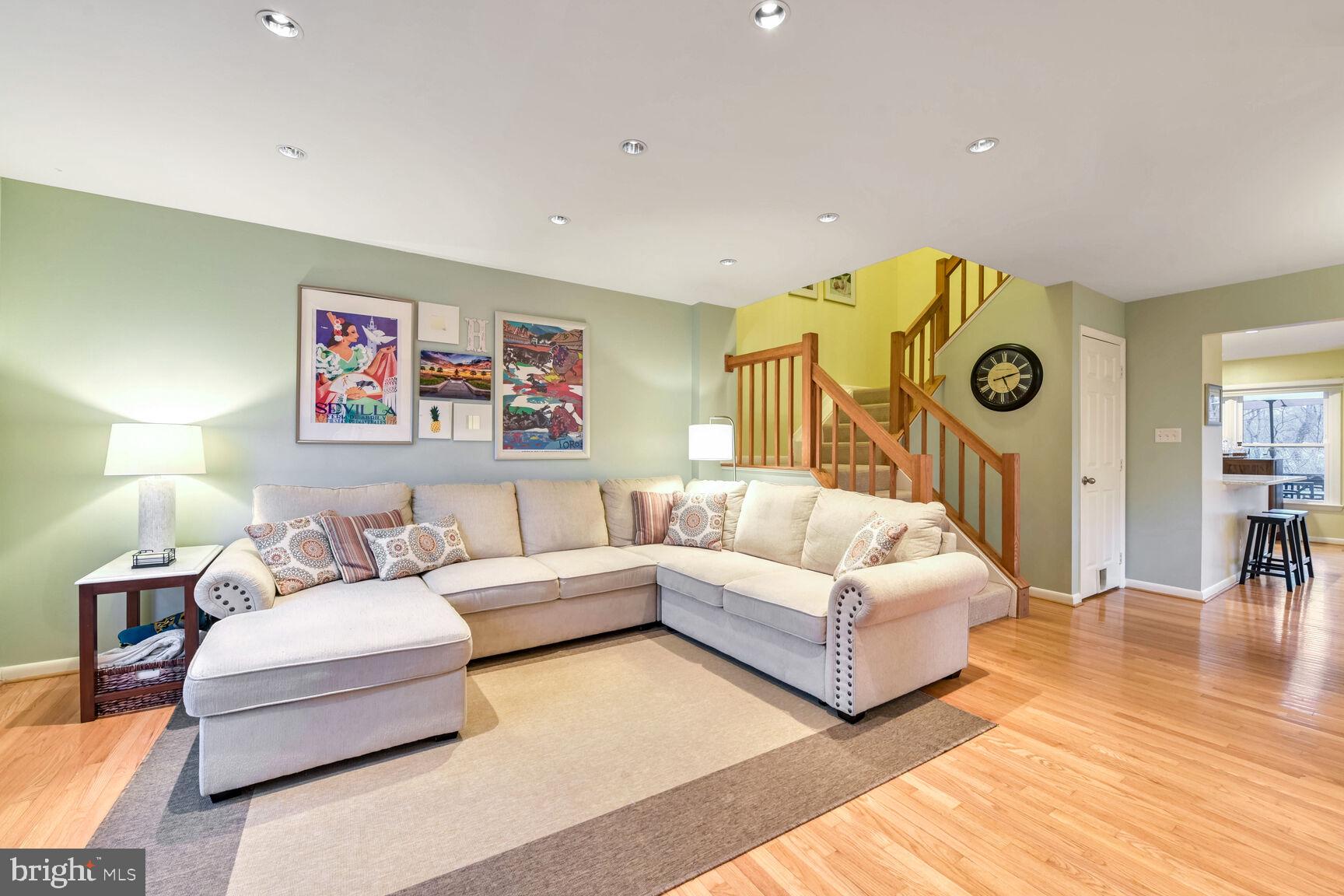 1642 Oak Spring Way Reston, VA 20190 - Photo 4 of 30 Family Room Alternate View