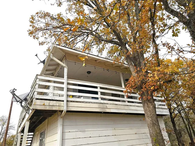 $295,000 | 2240 County Road 2162, Barry, TX 75102