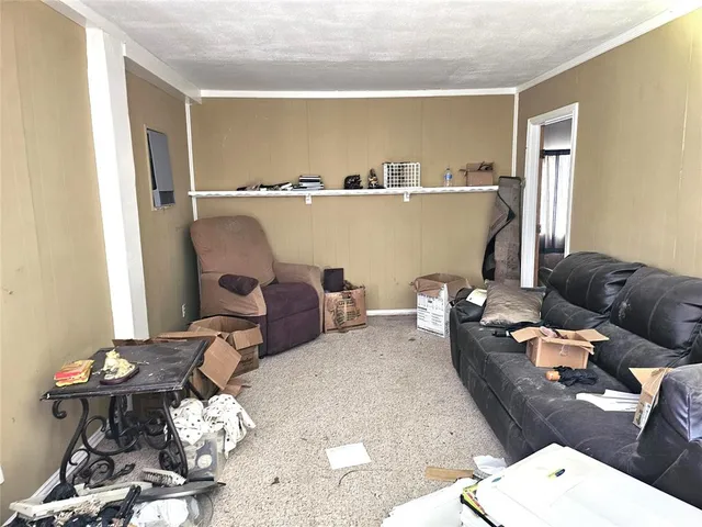 $295,000 | 2240 County Road 2162, Barry, TX 75102