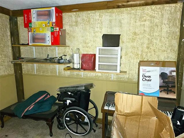 $295,000 | 2240 County Road 2162, Barry, TX 75102