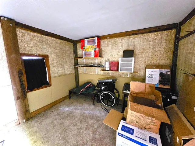 $295,000 | 2240 County Road 2162, Barry, TX 75102