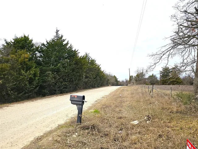 $295,000 | 2240 County Road 2162, Barry, TX 75102