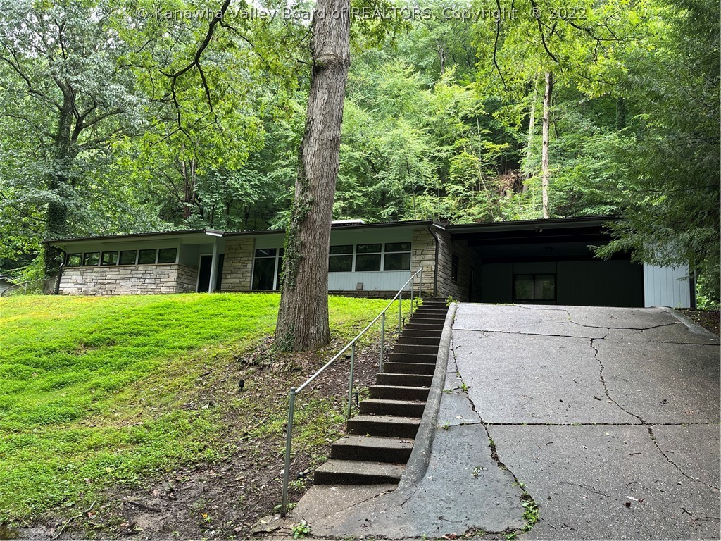 910 Chappell Road Charleston, WV 25304 - Photo 1 of 36 Gallery Image 1
