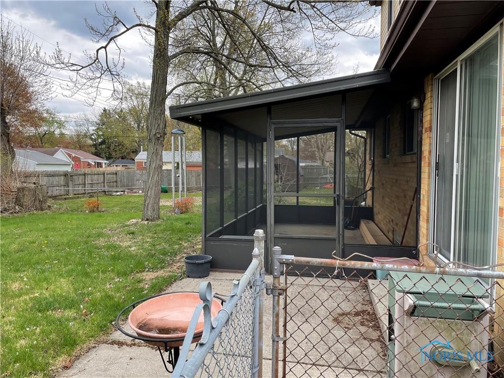 6104 Douglas Road Toledo, OH 43613 - Photo 3 of 20 Gallery Image 3