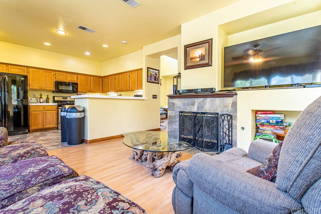 19311 Ackerman Avenue Newhall, CA 91321 - Photo 17 of 67