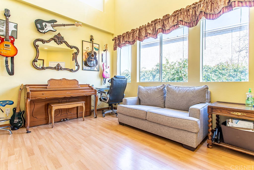 19311 Ackerman Avenue Newhall, CA 91321 - Photo 8 of 67