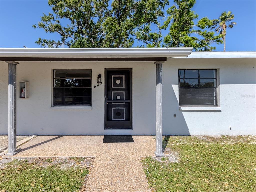 662 Substation Road Venice, FL 34285 - Photo 3 of 26 a house that has a window in it