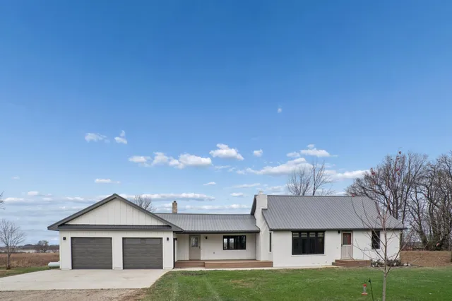 $445,000 | 13198 100th Street, Glencoe, MN 55336