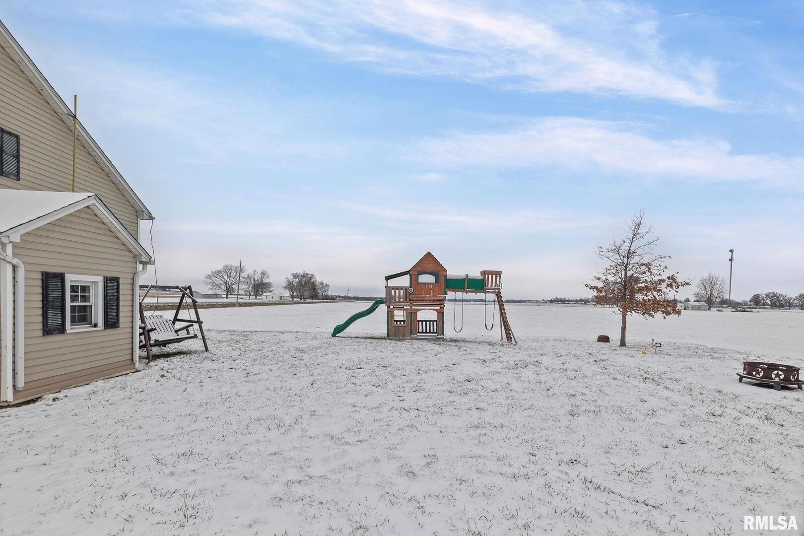 7302 Hoffman Road Centralia, IL 62801 - Photo 9 of 39 a view of outdoor space with seating area