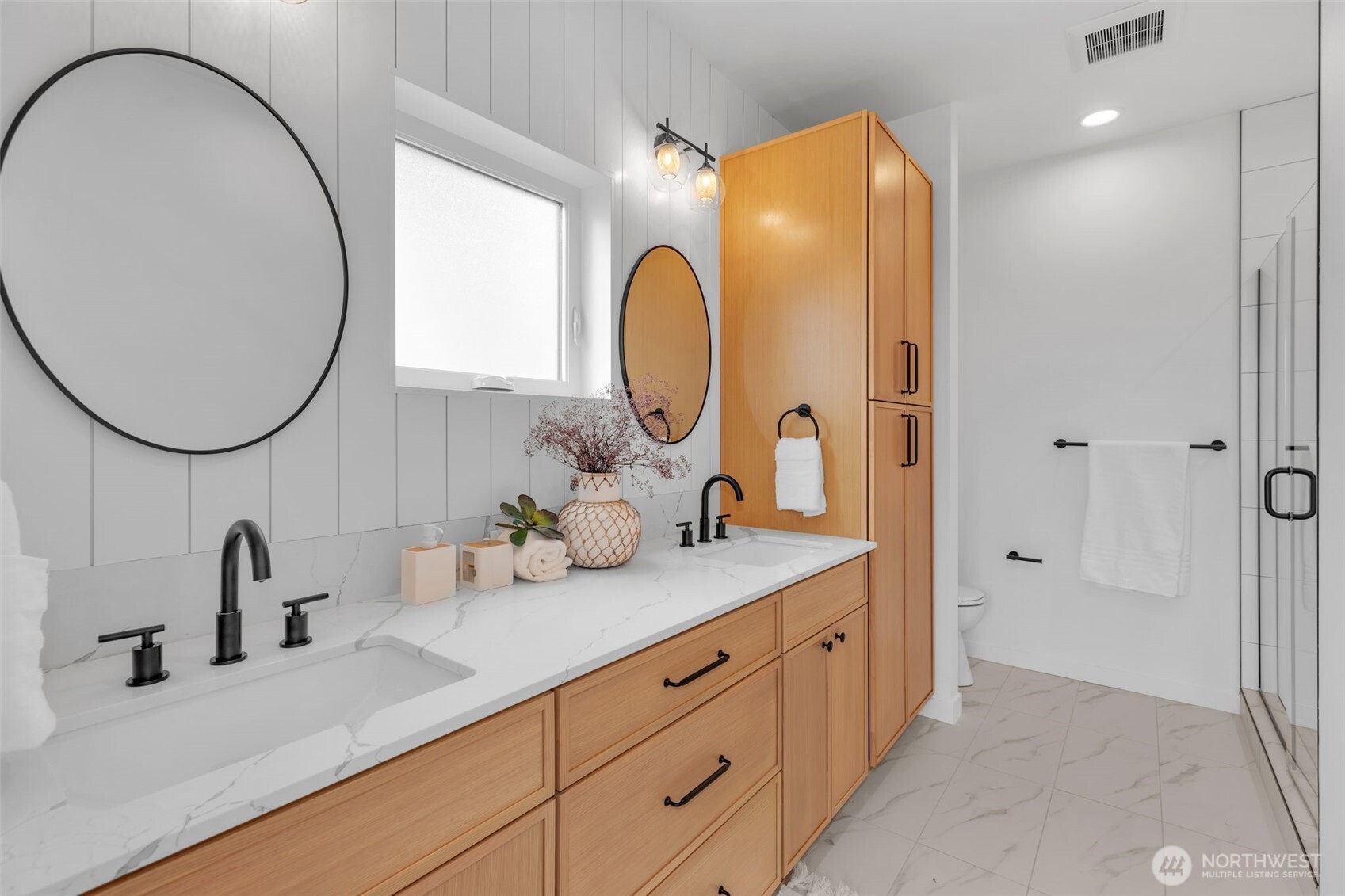 427 19th Avenue East Seattle, WA 98112 - Photo 14 of 30