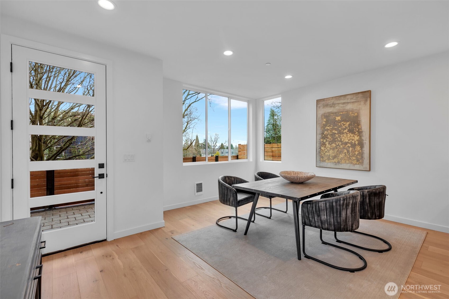 427 19th Avenue East Seattle, WA 98112 - Photo 9 of 30