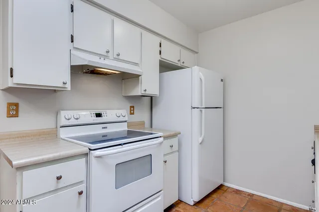 $1,395 | 195 North Cottonwood Street, Unit 14, Chandler, AZ 85225