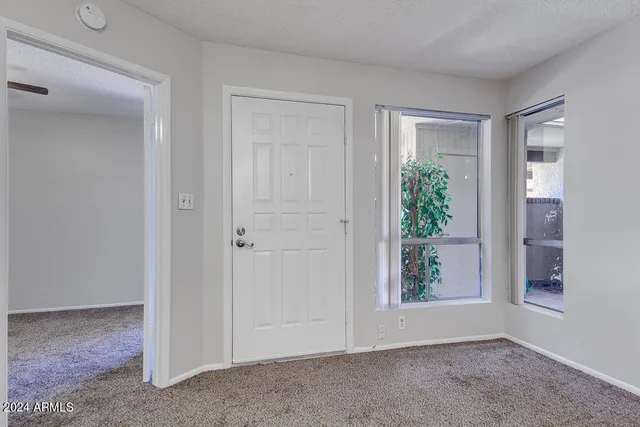 $1,395 | 195 North Cottonwood Street, Unit 14, Chandler, AZ 85225