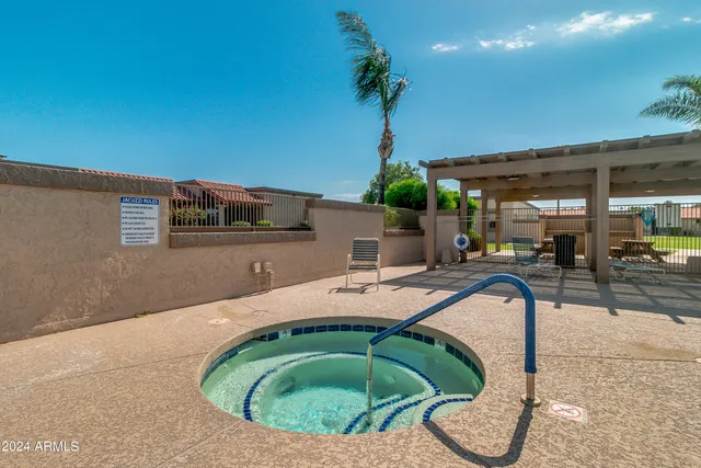 $1,395 | 195 North Cottonwood Street, Unit 14, Chandler, AZ 85225