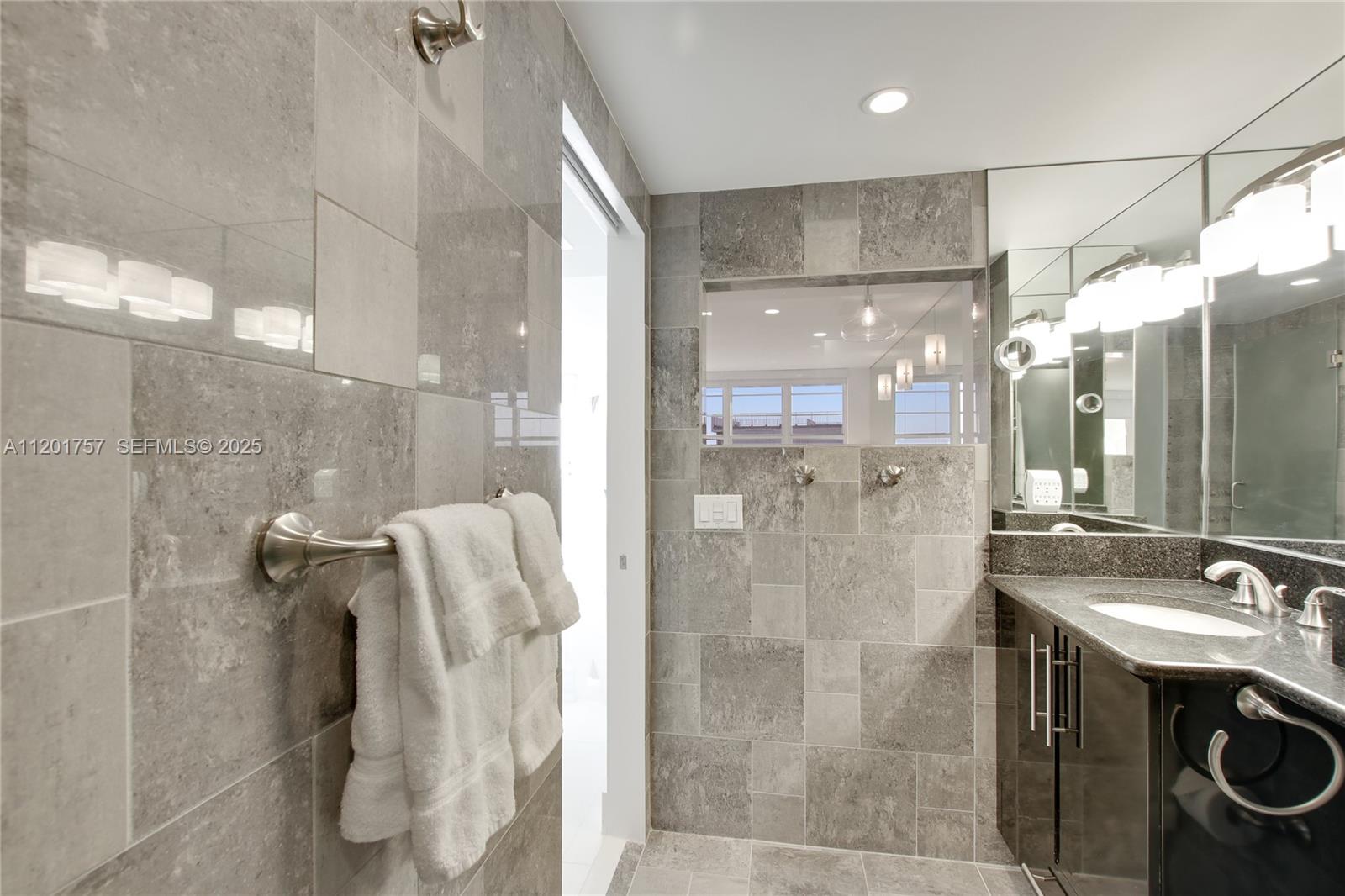 100 Lincoln Road, Unit 940 Miami Beach, FL 33139 - Photo 14 of 29