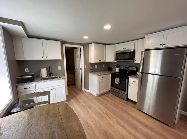 $2,000 | 301 Portsmouth Avenue, Unit 3, Seabrook, NH 03874