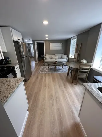 $2,000 | 301 Portsmouth Avenue, Unit 3, Seabrook, NH 03874