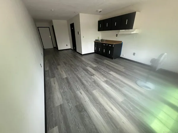 $1,100 | 1660 East Main Street, Unit 3Q, Waterbury, CT 06705