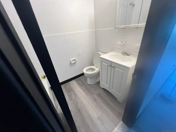 $1,100 | 1660 East Main Street, Unit 3Q, Waterbury, CT 06705