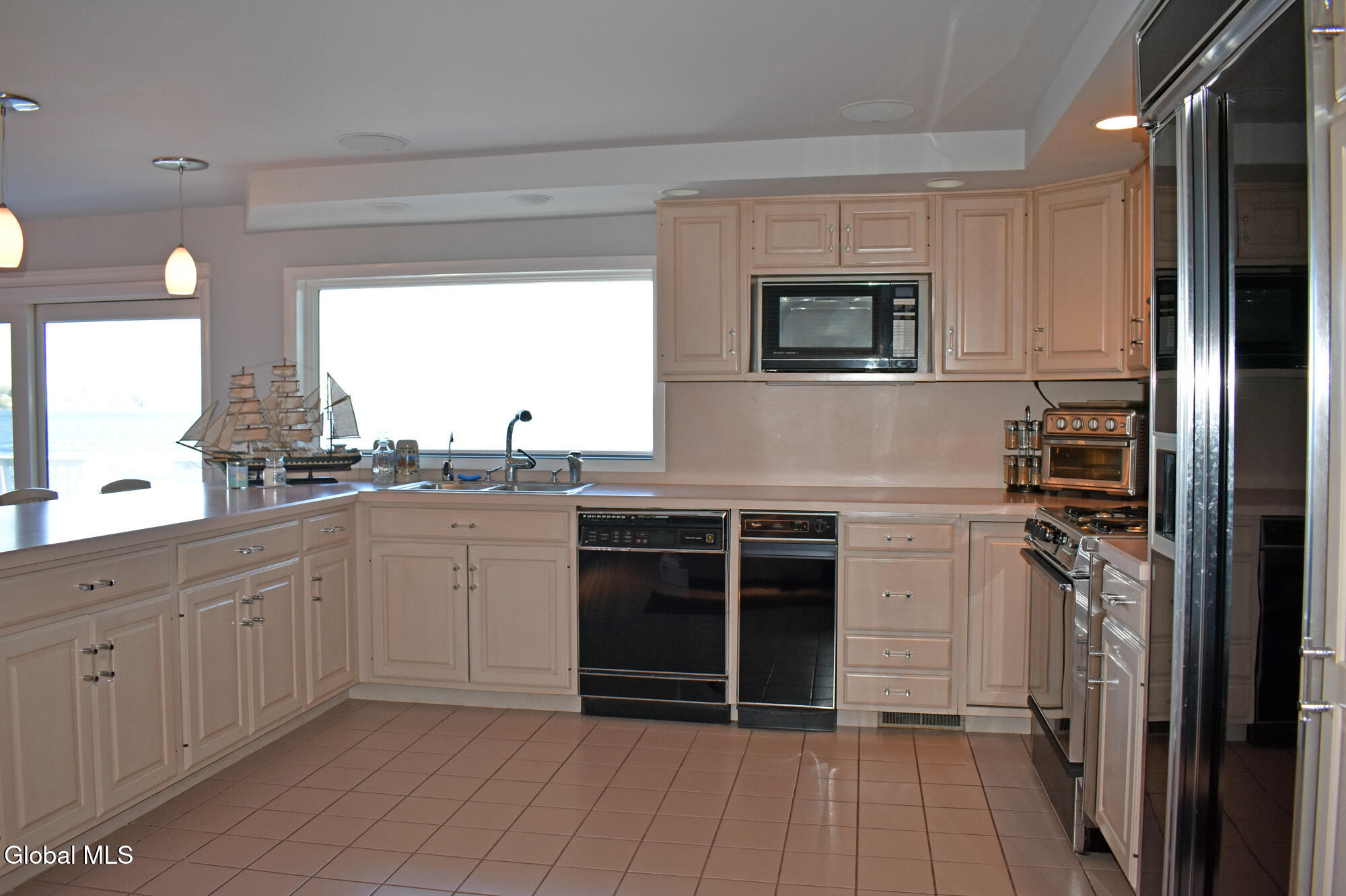 3 Windermere Road Saratoga Springs, NY 12866 - Photo 9 of 34 kitchen1