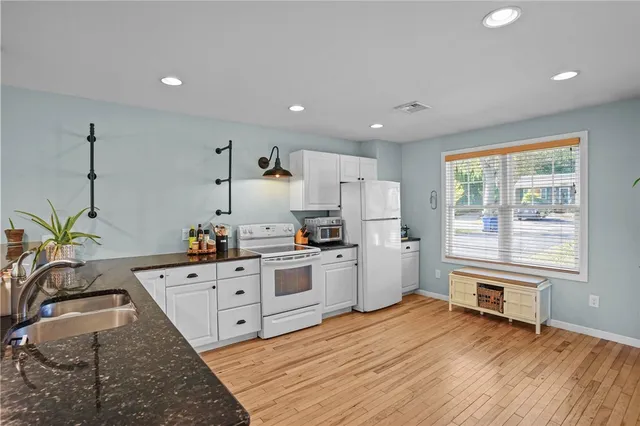 $3,950 | 31 Smith Street, South Kingstown, RI 02879